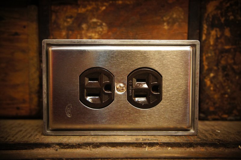 Edison-industry 复古 工业风工业插座  深咖啡色 正规尺寸 - 灯具/灯饰 - 其他金属 黑色