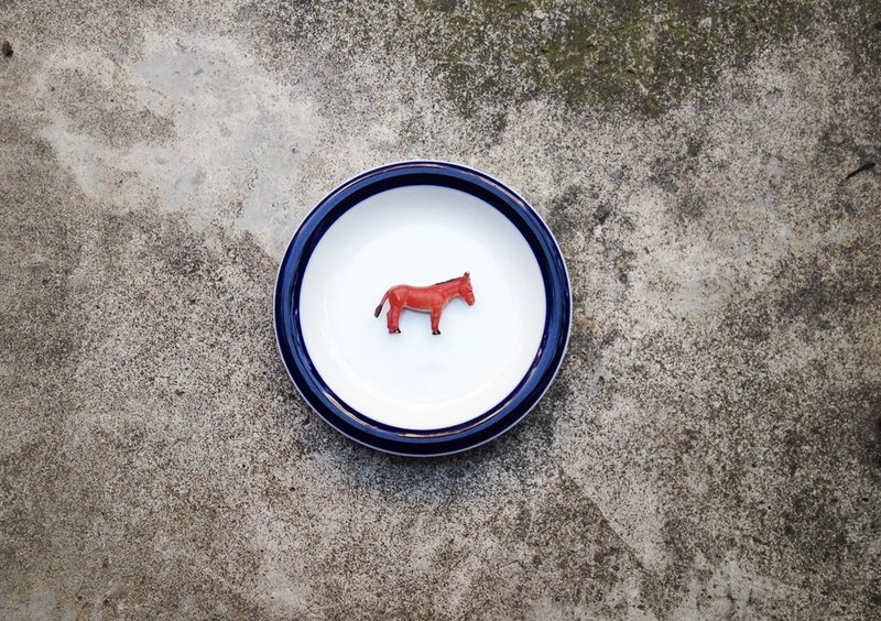 粗框线深蓝圆盘.土司盘.置物盘.点心盘::老件.限量两只:: - 浅碟/小碟子 - 其他材质 蓝色