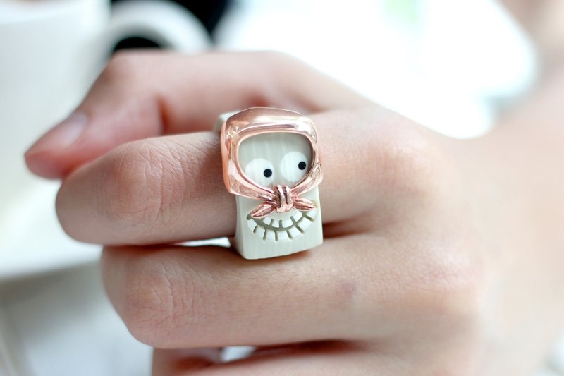 Kangaroom : ​Dorobou : Rose gold - 戒指 - 防水材质 灰色