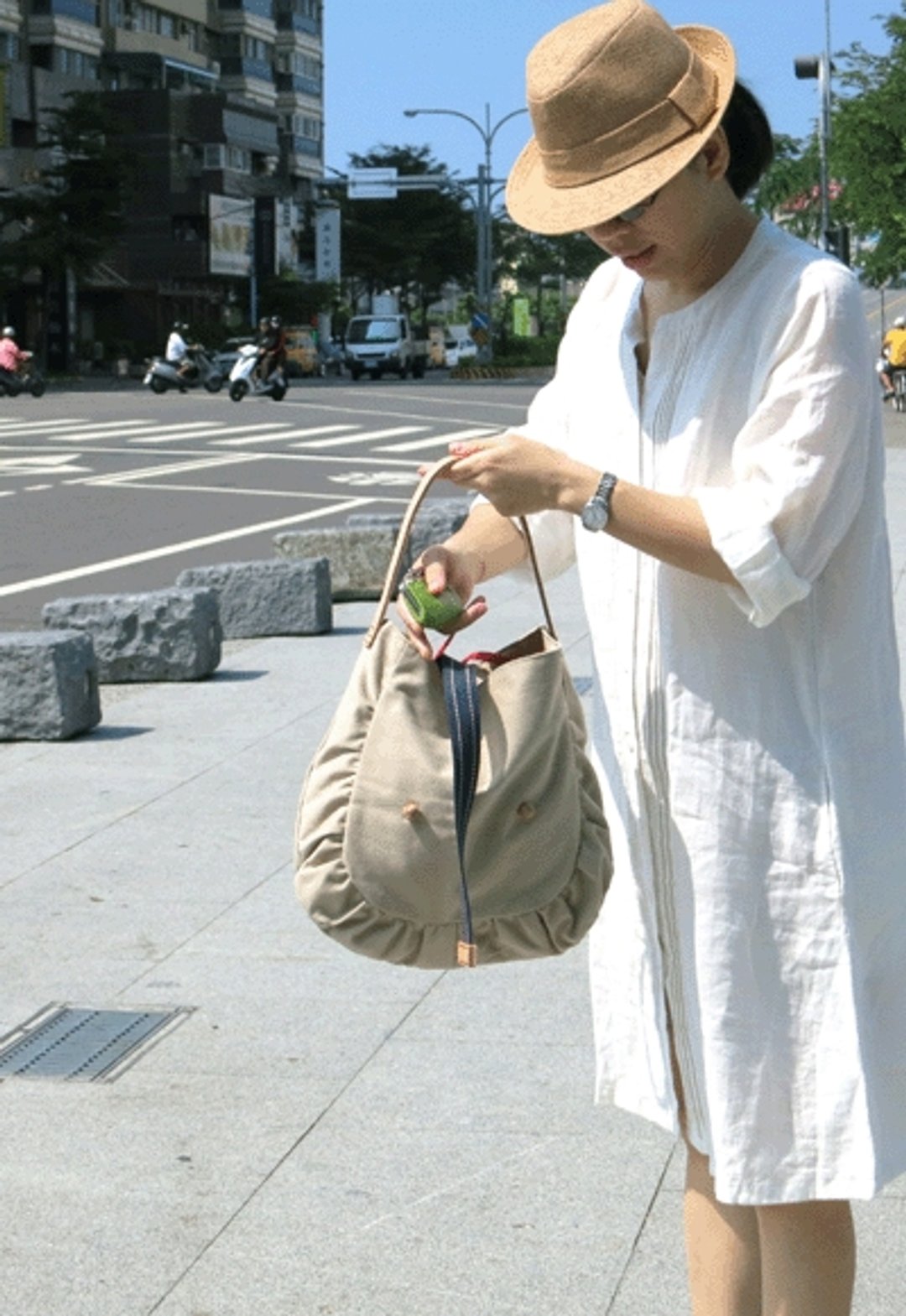 大象子手提袋 Elephant Bag 卡其色 - 手提包/手提袋 - 其他材质 卡其色