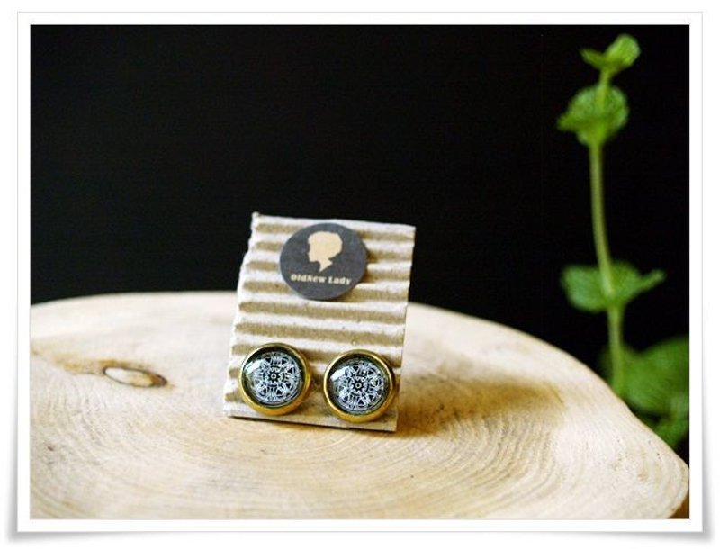 OldNew Lady-小圆型耳环系列-复古普普风(黑雪花) - 耳环/耳夹 - 其他金属 