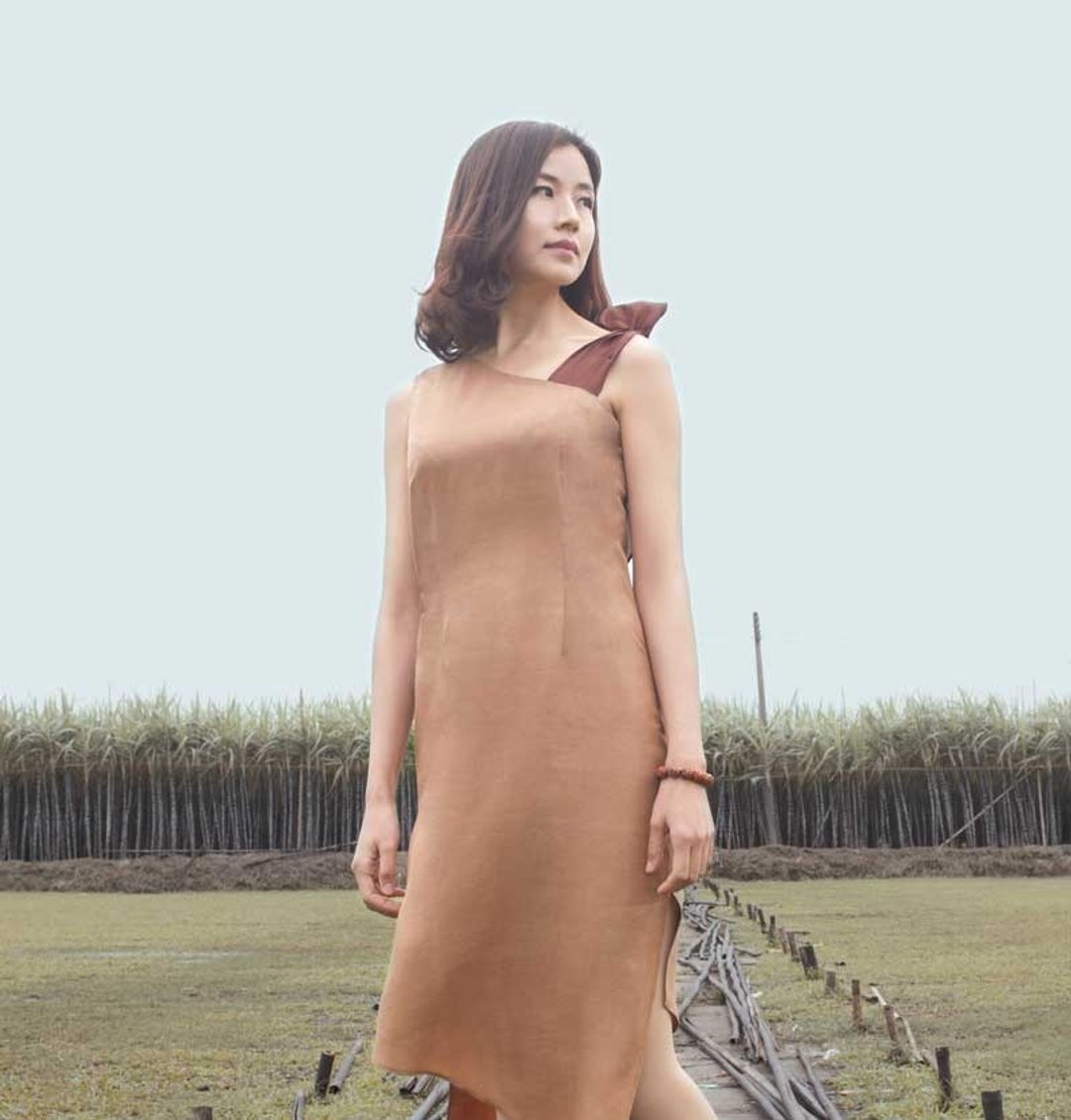 新款香云纱连衣裙礼服款雅典娜 - 洋装/连衣裙 - 丝．绢 