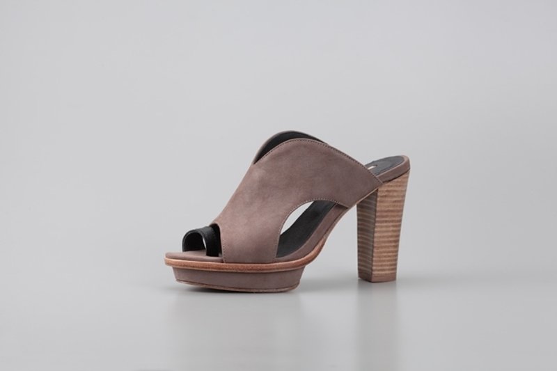 ZOODY／舞翅／手工鞋／高跟夹脚凉鞋／粉棕色 - 女款休闲鞋 - 真皮 咖啡色