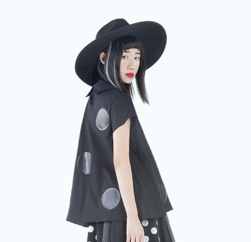 黑色个性纯棉点点短袖衫 - imakokoni - 女装上衣 - 棉．麻 黑色