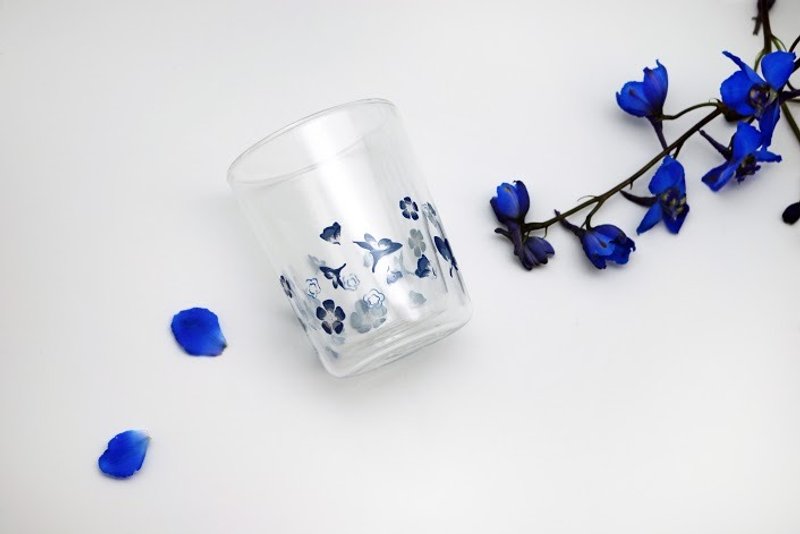 【GOODGLAS】个性女孩  粉蝶花 - 咖啡杯/马克杯 - 玻璃 蓝色