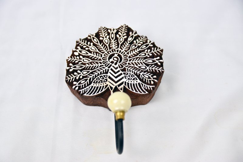 木刻印孔雀挂钩＿公平贸易 - 摆饰 - 木头 咖啡色