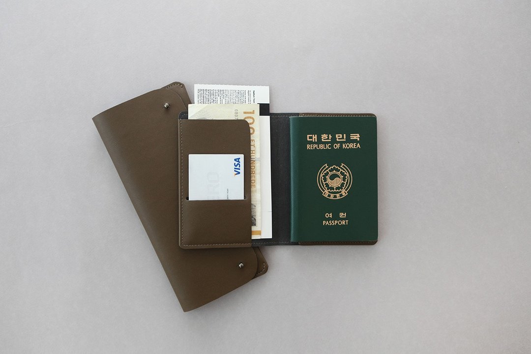 【牛一水佘】韩国 ithinkso Passport Organizer_tall Khaki 质感 皮革 长型 护照夹 - 护照夹/护照套 - 真皮 卡其色