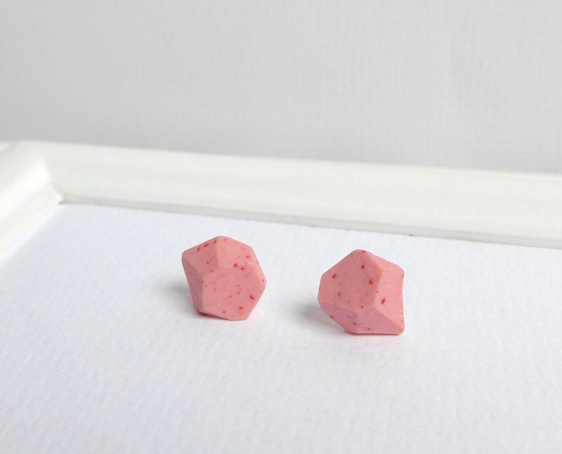【N.U. Studio】陶瓷系列 随性立体个性 粉色草莓糖耳环(可改夹式耳环) - 耳环/耳夹 - 其他材质 粉红色