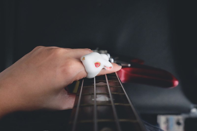 七月白色小兔子黄铜戒指 ( June Rabbit Ring ) - 戒指 - 铜/黄铜 白色
