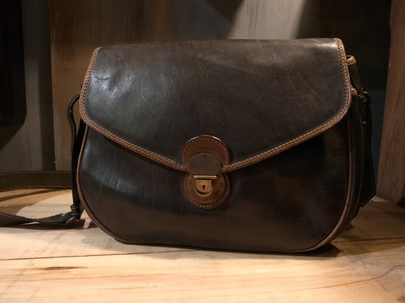 {A1-019} 义大利早期皮件 Pelletterie MILLY POLO CLUB 义大利制 铁灰色 植物鞣牛革 侧背包 - 侧背包/斜挎包 - 真皮 黑色