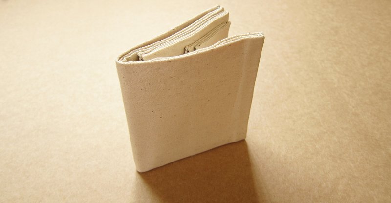 “毕业礼物预售中”直式素色短夹 (可免费电烧英文字喔！) - 皮夹/钱包 - 其他材质 白色