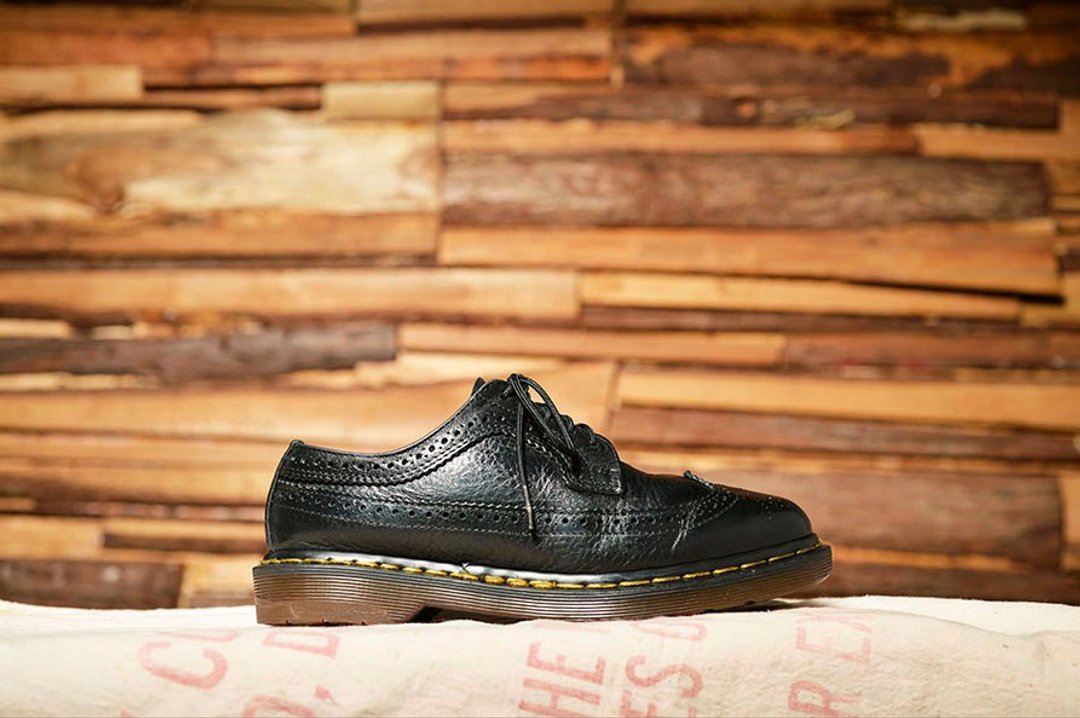 Vintage 英国Dr. Martens 黑色 5孔雕花鞋 - 男款皮鞋 - 真皮 黑色