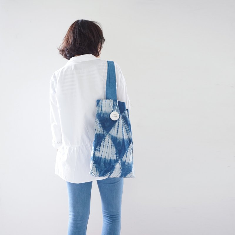 S.A x Iceberg 蓝染冰山几何肩背包 - 侧背包/斜挎包 - 棉．麻 蓝色