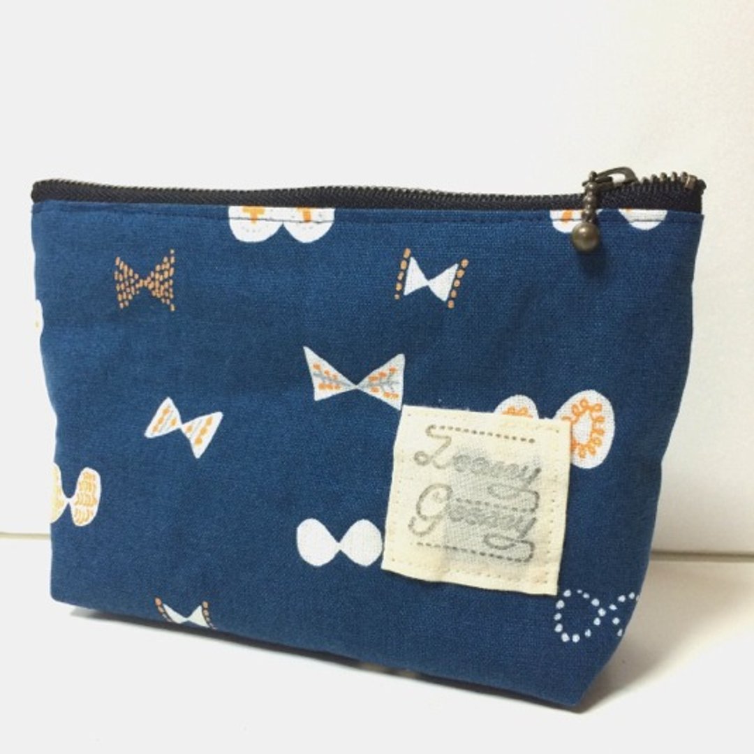 Butterfly Ribbon Pouch Cotton Linen Navy - 化妆包/杂物包 - 棉 蓝色