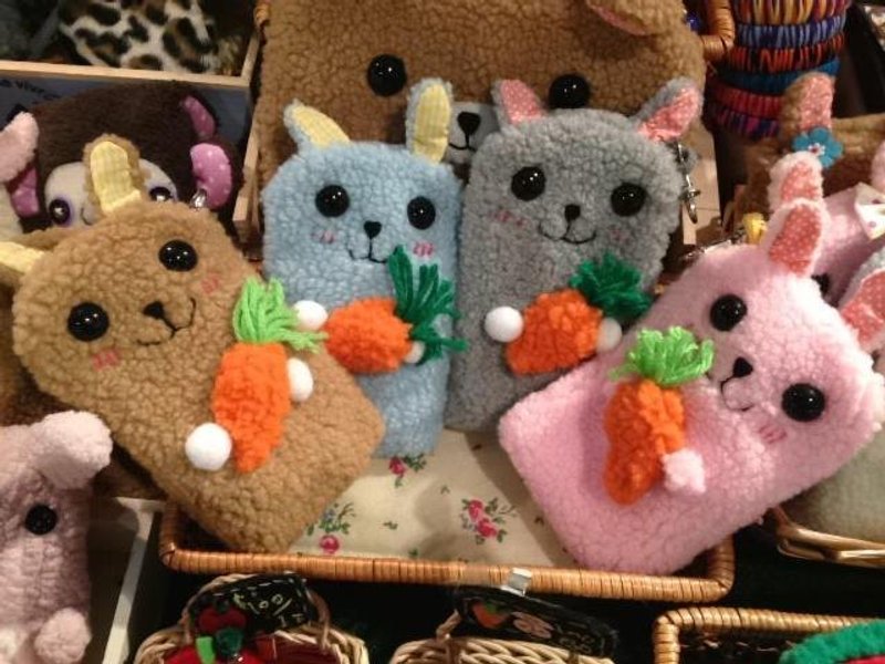 RABBIT LULU  小兔爱萝卜 IPHONE  HTC 手机袋 尺寸可订做 - 手机壳/手机套 - 其他材质 