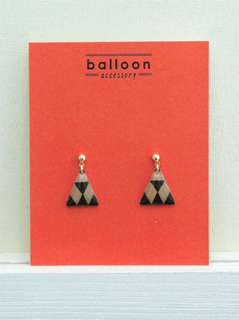 巧克力色 三角耳环 - 耳环/耳夹 - 压克力 咖啡色
