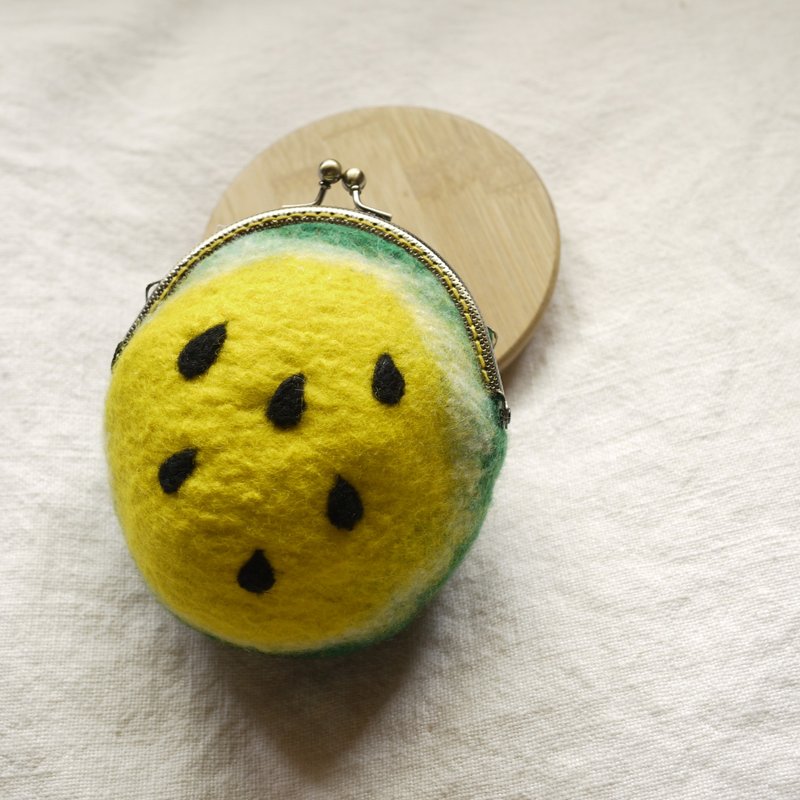 夏日西瓜羊毛毡口金小包-小玉西瓜 - 零钱包 - 羊毛 黄色