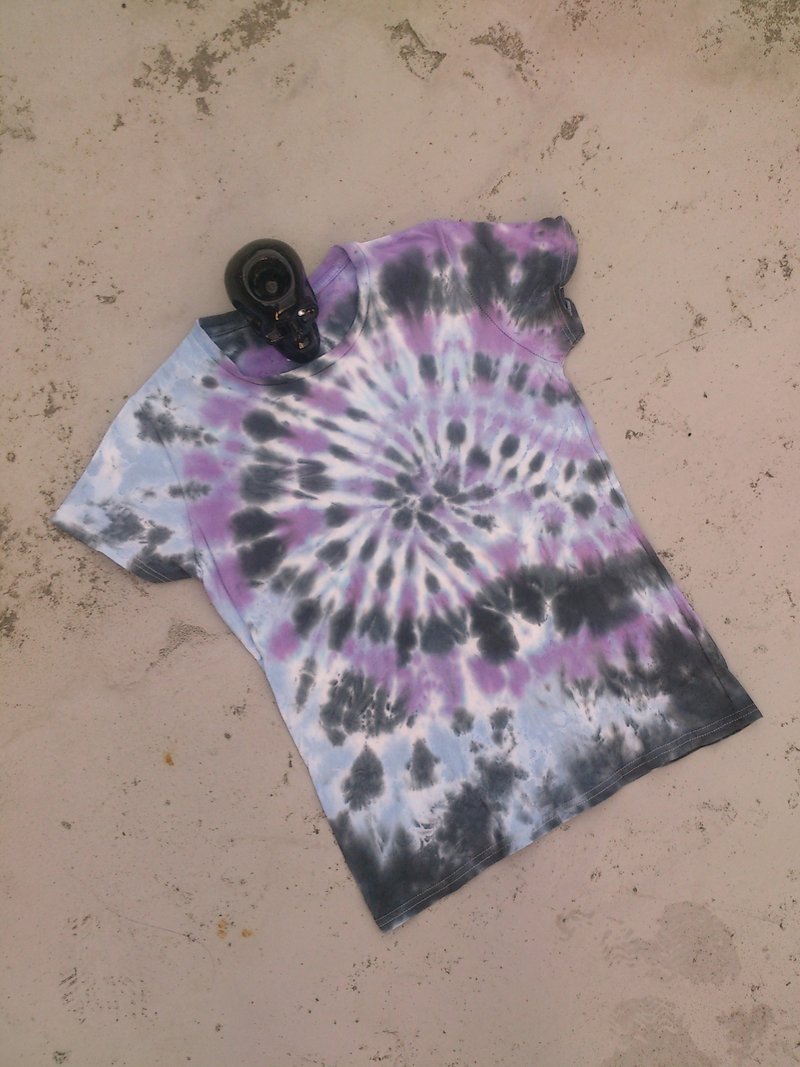 手染 渲染 扎染 绑染 T恤 修身款 [黑色漩涡] - 女装 T 恤 - 棉．麻 黑色