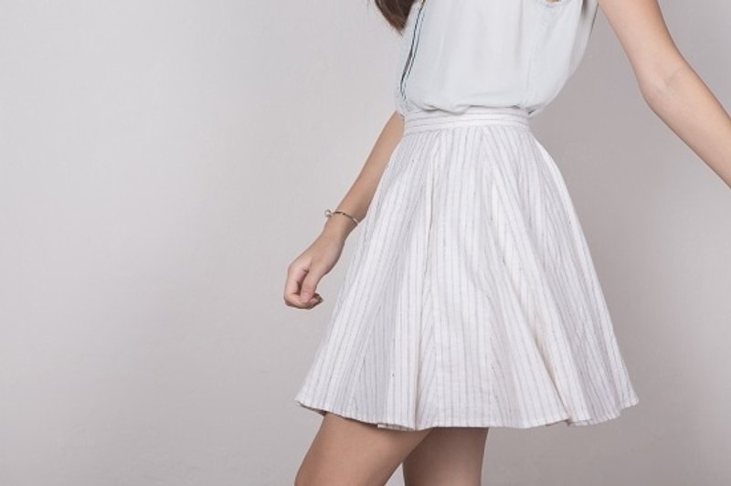 条纹俏皮短裙 Bouncy Stripped Skirt - 裙子 - 其他材质 