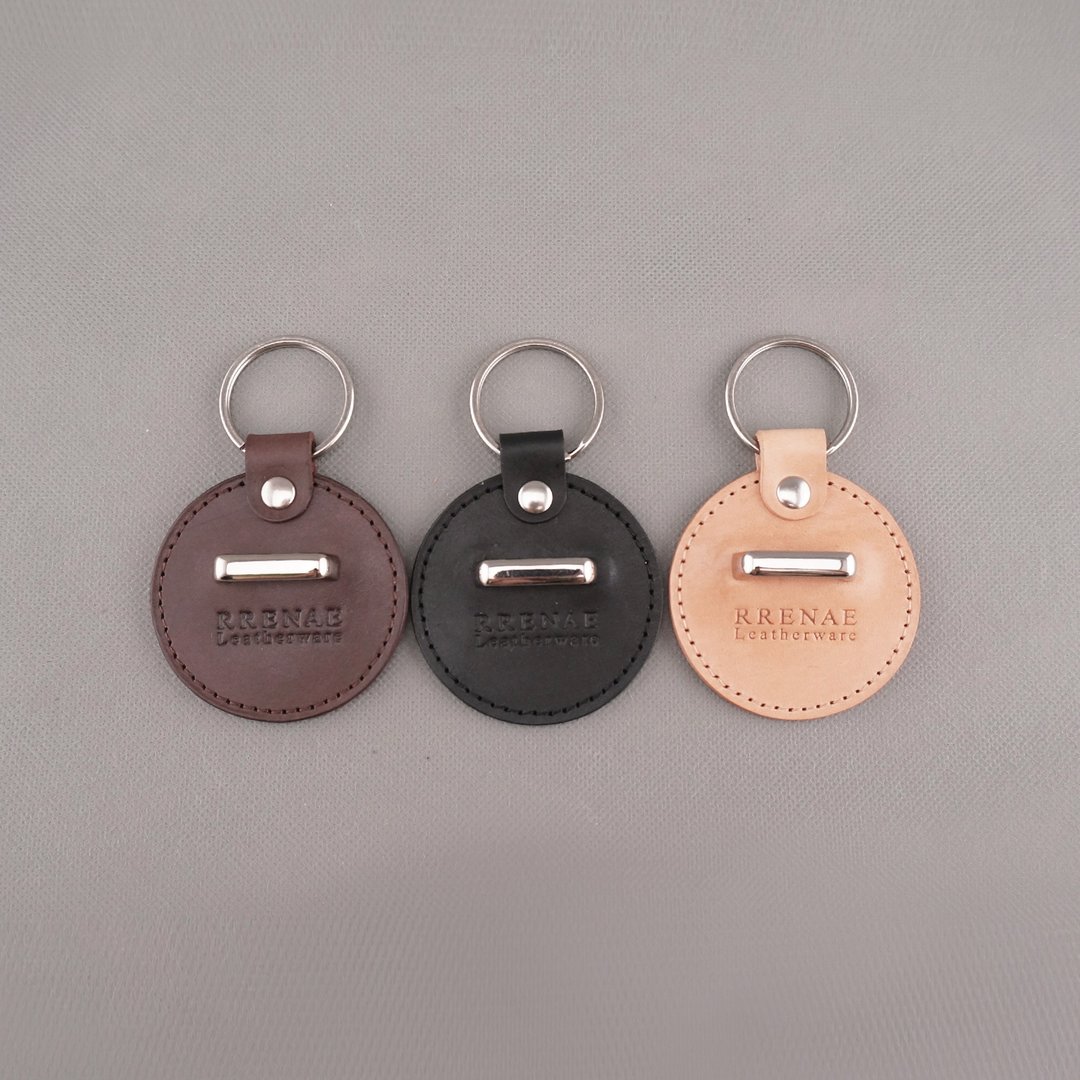 联名钥匙圈 / 植鞣 / 金属 / 免费刻字 / 皮革 / RRENAE Leatherware - 钥匙链/钥匙包 - 真皮 卡其色