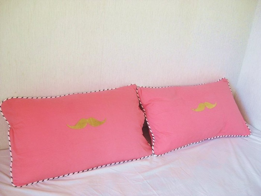 S House 胡子枕头套 mustache pillow case - 摆饰 - 其他材质 