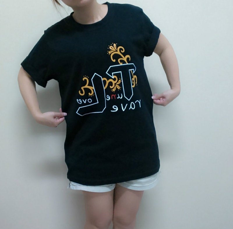 爱旅行!黑色大款卷边~埢埢埢棉T~试卖价 - 女装 T 恤 - 其他材质 黑色