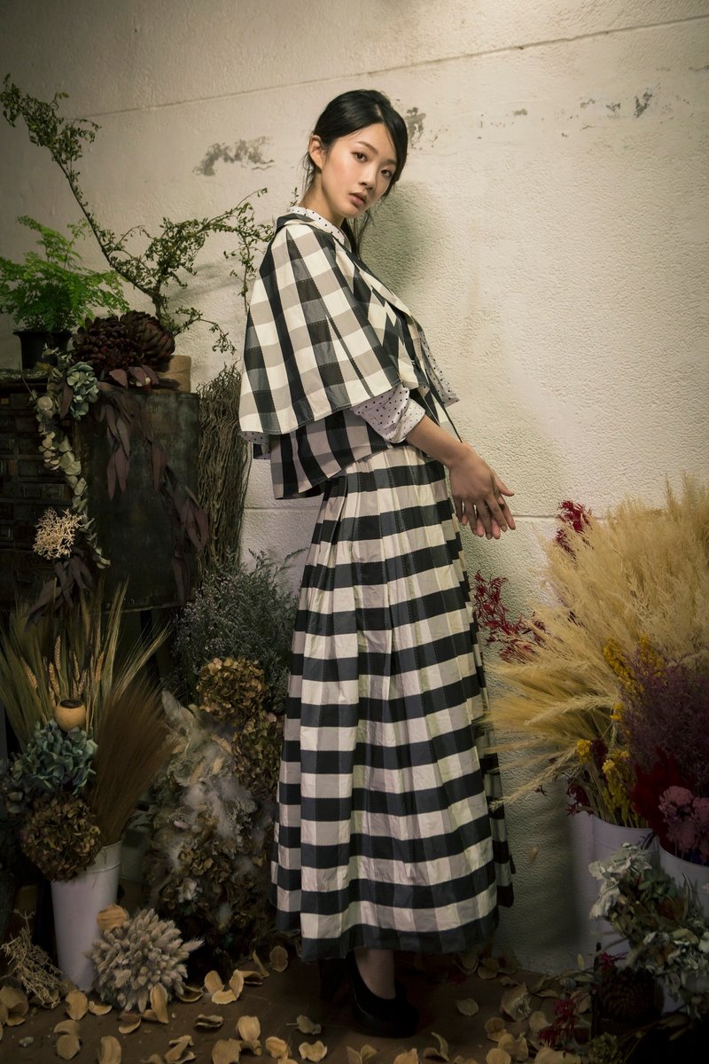 Checked Cloak 格纹斗篷 - 女装休闲/机能外套 - 其他材质 多色