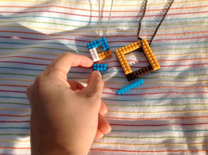 从情人的你剥下来的那根肋骨/MISS情人节 积木 项链 拼拼 义卖 - 项链 - 塑料 多色