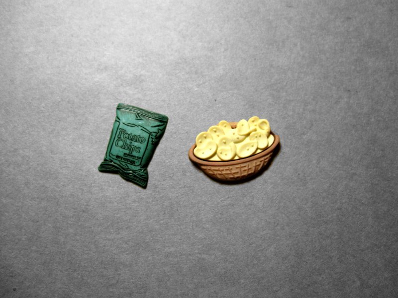 耳环：洋芋片＋洋芋包 - 耳环/耳夹 - 塑料 多色