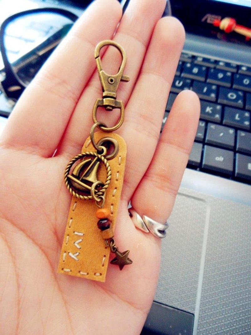 god leading手作-【暖心系列】一帆风顺钥匙圈 可水洗牛皮 订制刺绣名子 包包吊饰 key chain 纪念礼物  婚礼 小礼物 - 钥匙链/钥匙包 - 真皮 咖啡色