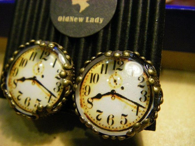 OldNew Lady-古铜色圆型耳环-复古图案款【时钟】 - 耳环/耳夹 - 玻璃 