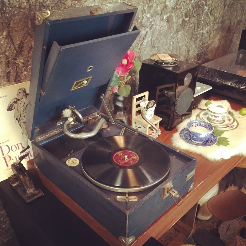 英国制 HMV 101 1920年代78转携带式留声机 美品 功能正常可播放 特别款蓝色 - 其他 - 其他金属 咖啡色