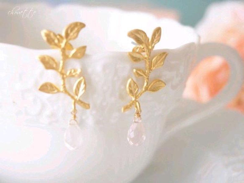 Rose leaf earrings (rose quartz) - 耳环/耳夹 - 其他金属 