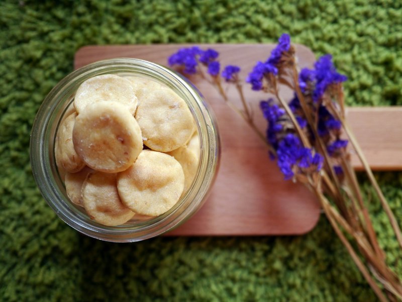 三毛烘培坊 天然宠物饼干-鲑鱼饼 90克 - 零食/点心 - 新鲜食材 