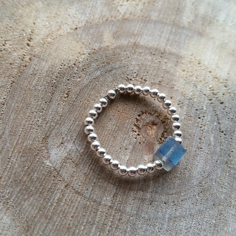 Please provide size when order- 925 silver ring with labradorite方型蓝光拉长石 925纯银小圆珠戒指 - 戒指 - 宝石 蓝色