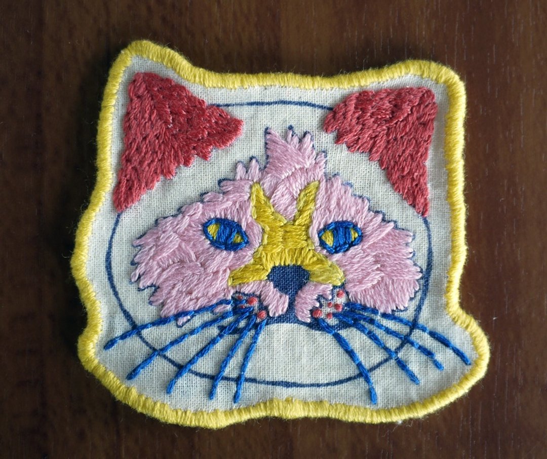 Hand Embroidered Cat Patch Pink and Yellow - 其他 - 绣线 粉红色