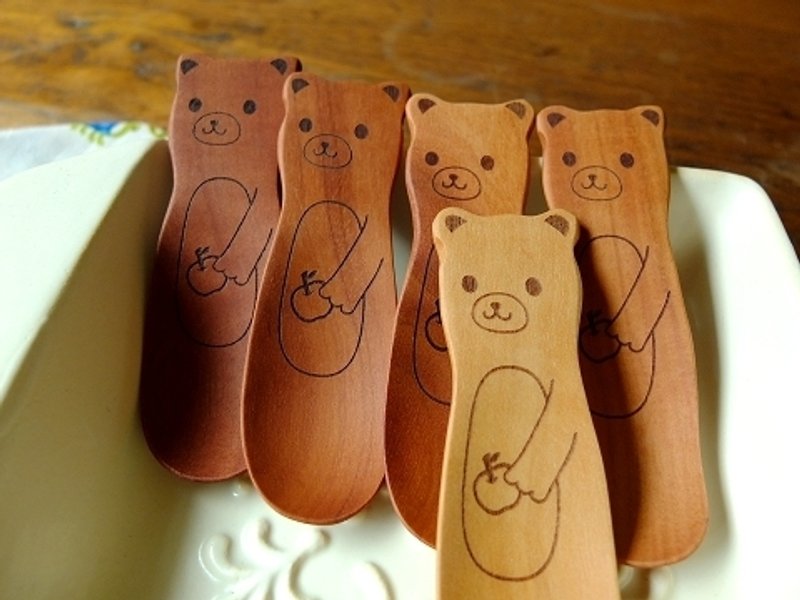 日本厂商藤芸出品 可爱动物园 SAWO木制点心匙 小熊 (单支) - 餐刀/叉/匙组合 - 木头 咖啡色