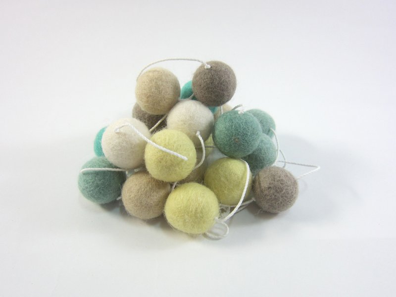 I 羊毛球吊饰 I No.5 宝宝蓝色系 I 家居布置、露营 I 羊毛毡球 - 墙贴/壁贴 - 羊毛 蓝色