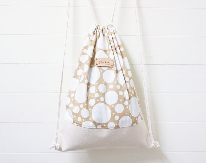 可人儿后背束口包 | 肤色泡泡糖 - 束口袋双肩包 - 其他材质 白色