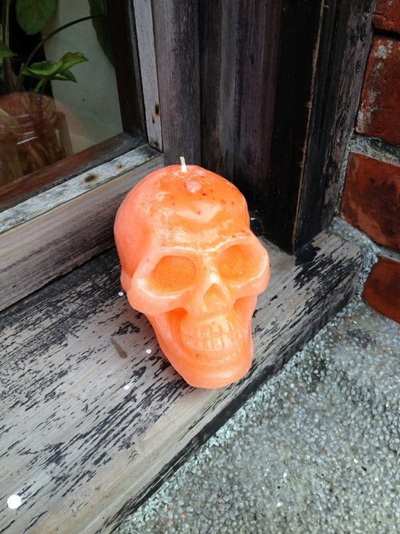 《大囍堂》纯手工重金摇滚骷髅头香精蜡烛(橘) - 蜡烛/烛台 - 蜡 橘色