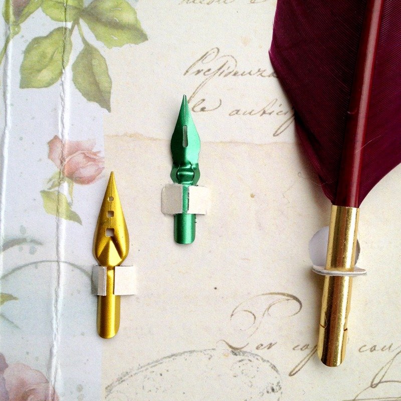 ROSE/03 意大利玫瑰羽毛金属沾水笔套组 | Francesco Rubinato - 蘸水笔 - 其他材质 红色