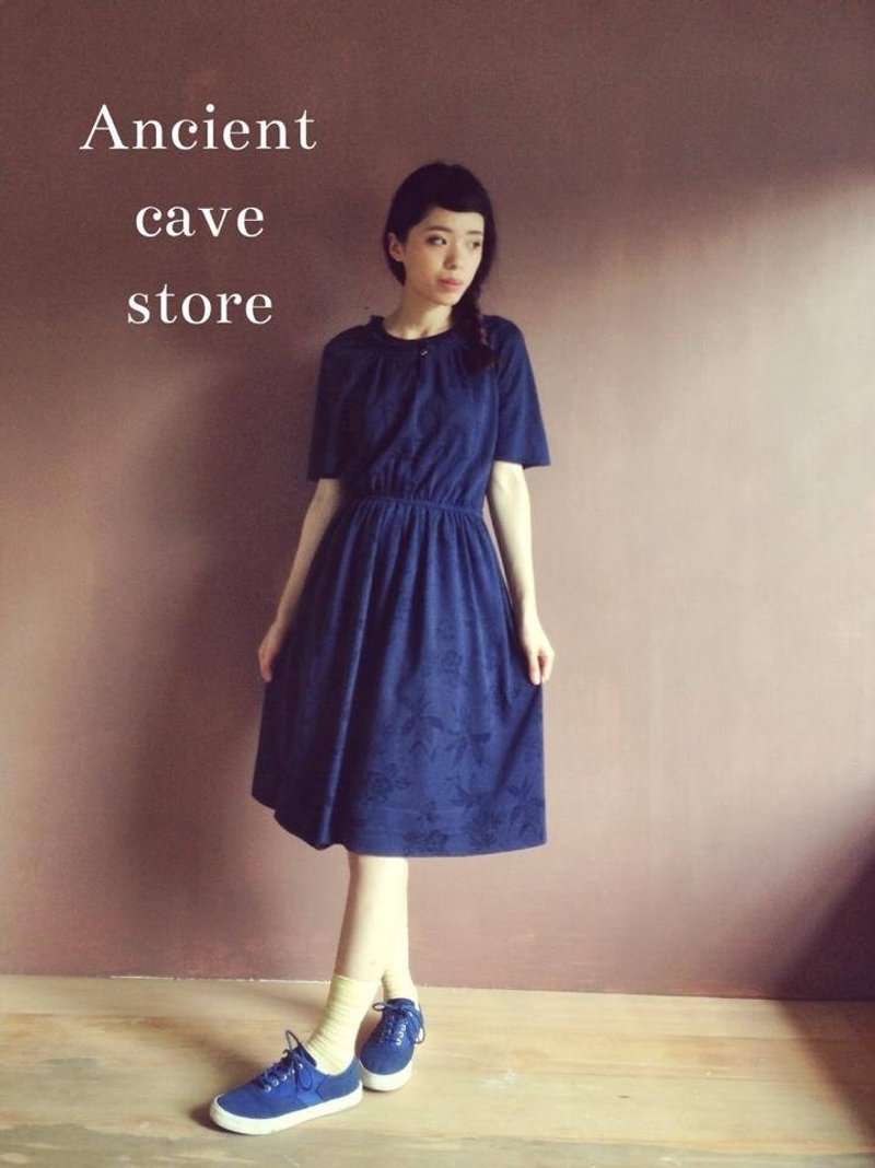 深蓝搂空蕾丝裙 - 洋装/连衣裙 - 其他材质 