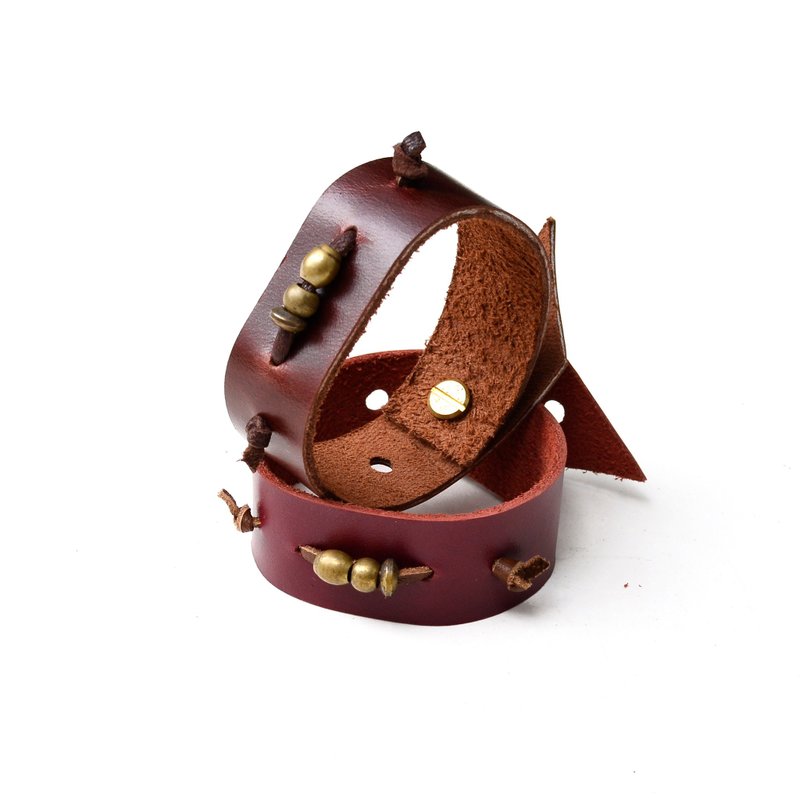 【黄铜舞台】牛皮手环 皮革手链 黄铜饰品 珠珠 定制刻字当礼物 - 手链/手环 - 真皮 咖啡色