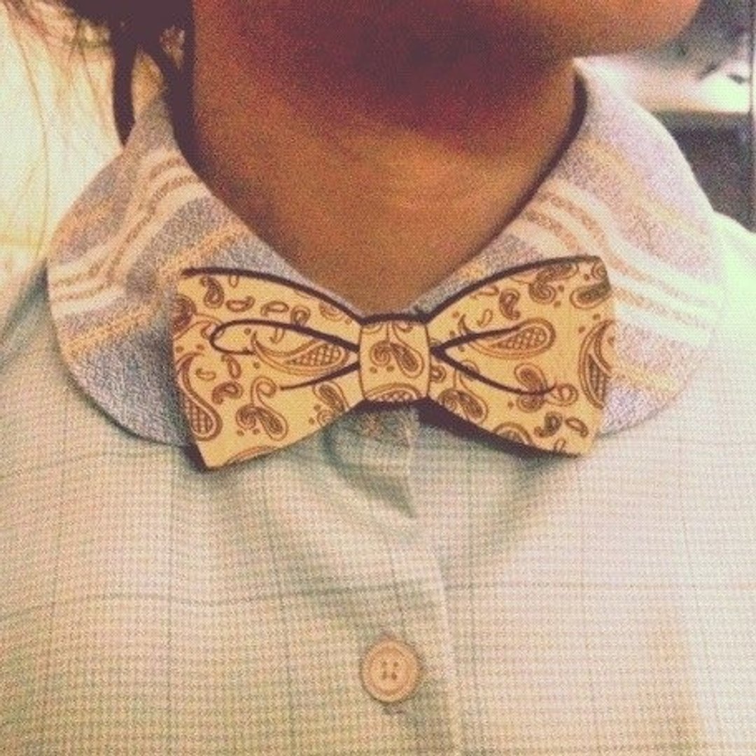 香港设计品牌Cuckoo's Nest杜鹃窝 腰果花（变形虫）领结／bow tie - 项链 - 木头 咖啡色
