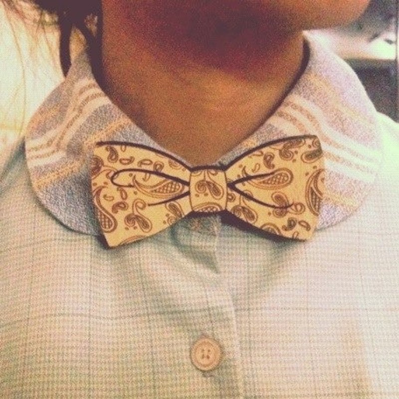 香港设计品牌Cuckoo's Nest杜鹃窝 腰果花（变形虫）领结／bow tie - 项链 - 木头 咖啡色