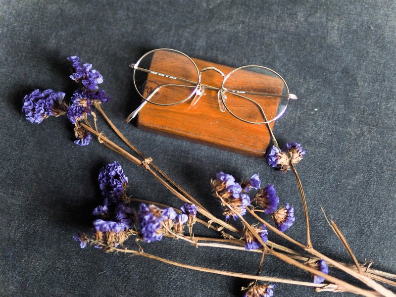 河水山 - 爱莉丝的法式悠游旅程 金丝雕花 镜脚金色圆点纹金丝眼镜 Japan 日本好学生 金框 椭圆 雕花 - 眼镜/眼镜框 - 其他金属 黄色