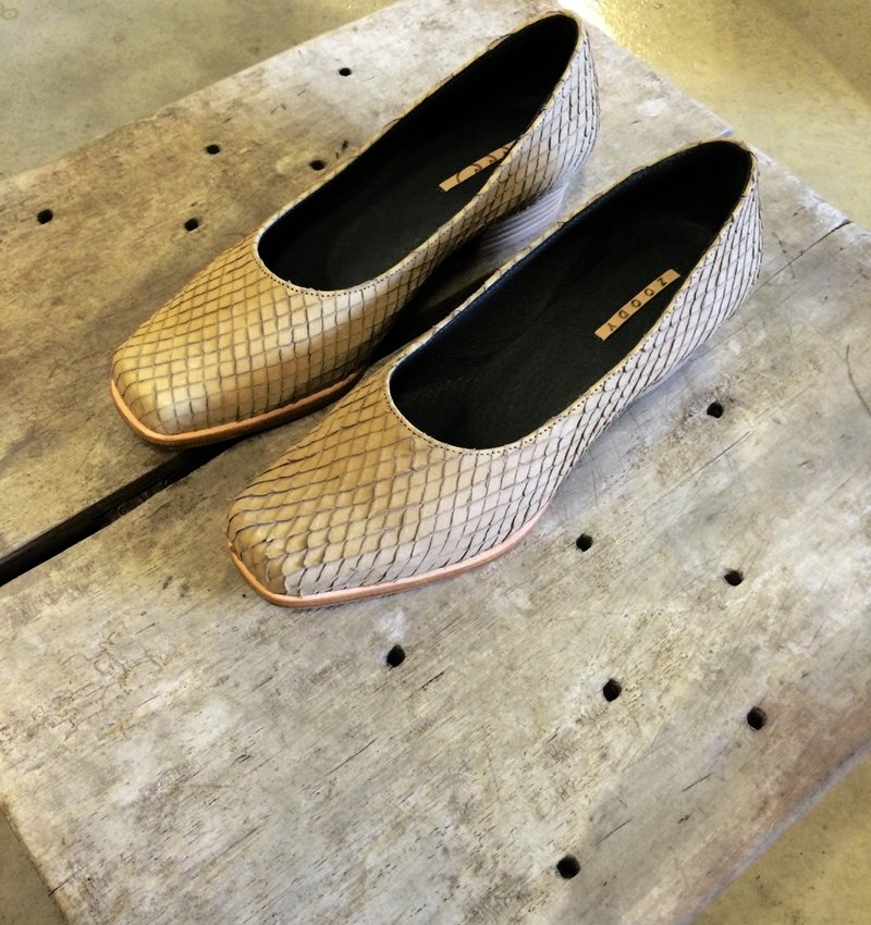 大地　Ground－早秋限定预购 - 女款休闲鞋 - 真皮 咖啡色