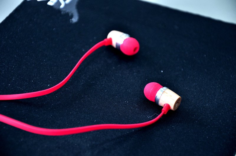 温度声活│hoomia 好质感│【Bon5S】缤纷原木．入耳式立体声耳机(  橘色、Tiffany、红色 ) - 耳机 - 木头 粉红色