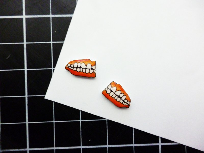 Fei，story - 手绘假牙耳环 防过敏耳针/耳夹 - 耳环/耳夹 - 塑料 红色