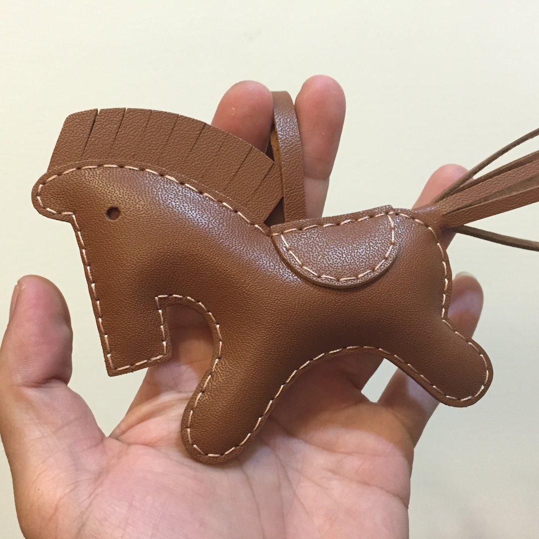 Leatherprince 手工皮革 台湾MIT 整个咖啡色 可爱 小马 纯手工缝制 皮革 吊饰 / beon the cowhide horse charm - 钥匙链/钥匙包 - 真皮 咖啡色